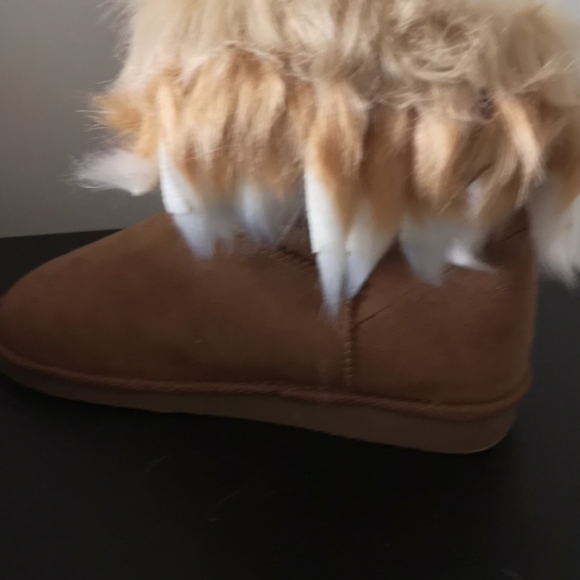 Women's Boots - Picture 1 of 4